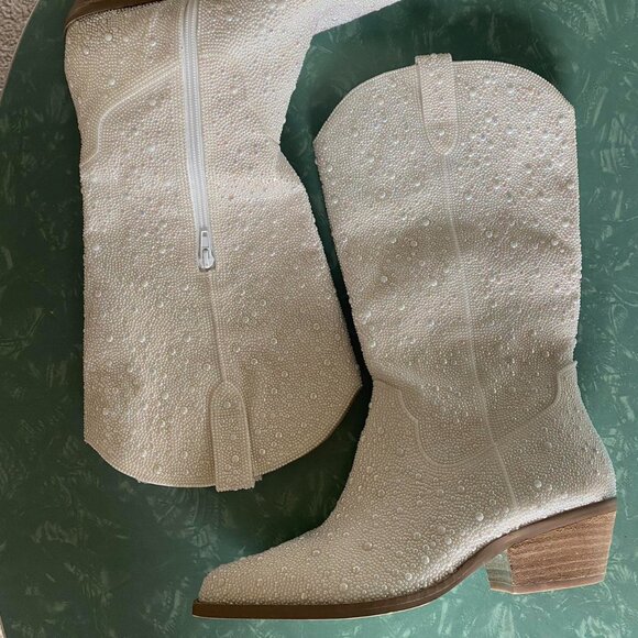 Betsey Johnson Dallas Ivory Boots - Pearl - Picture 4 of 5